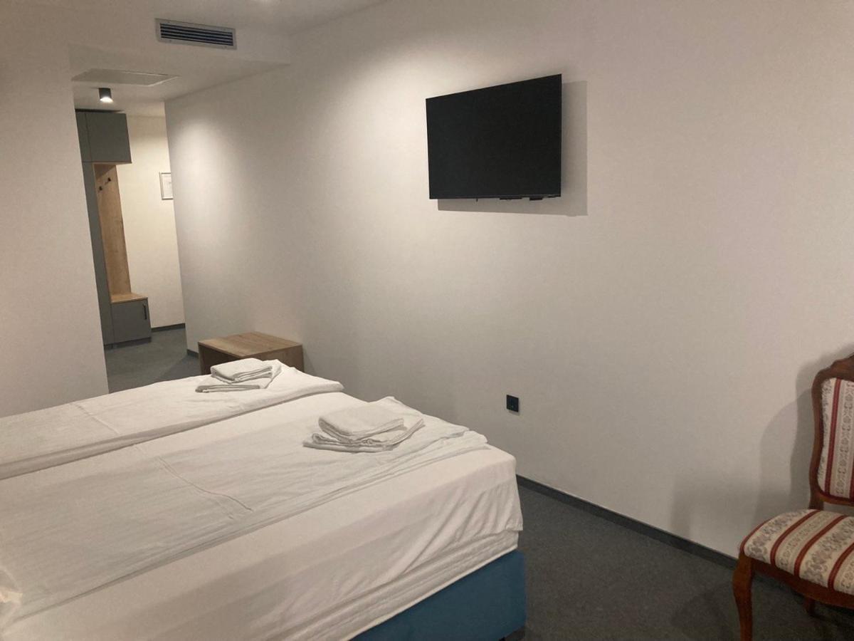 Hotel Millenium Deluxe Selce Kültér fotó