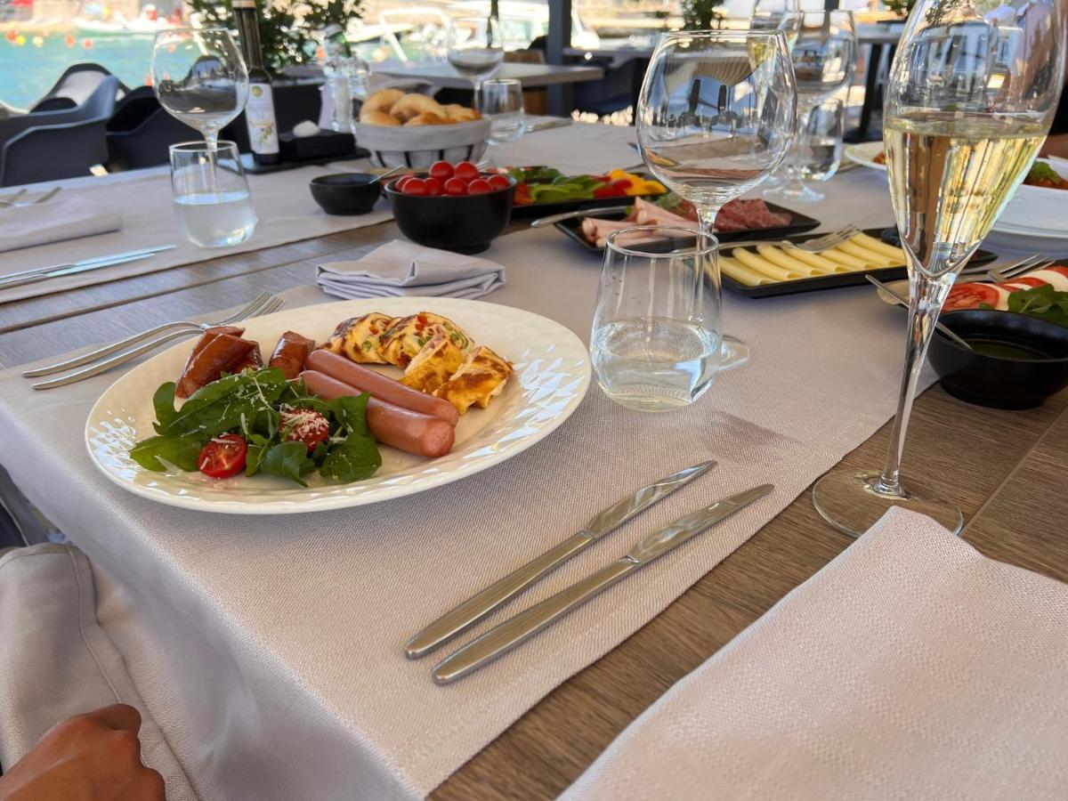 Hotel Millenium Deluxe Selce Kültér fotó