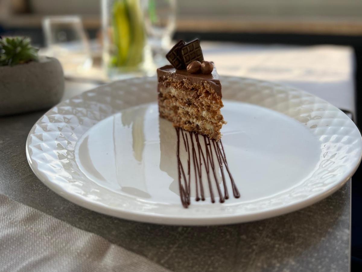 Hotel Millenium Deluxe Selce Kültér fotó