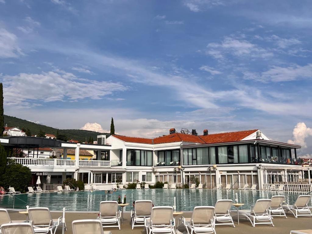 Hotel Millenium Deluxe Selce Kültér fotó